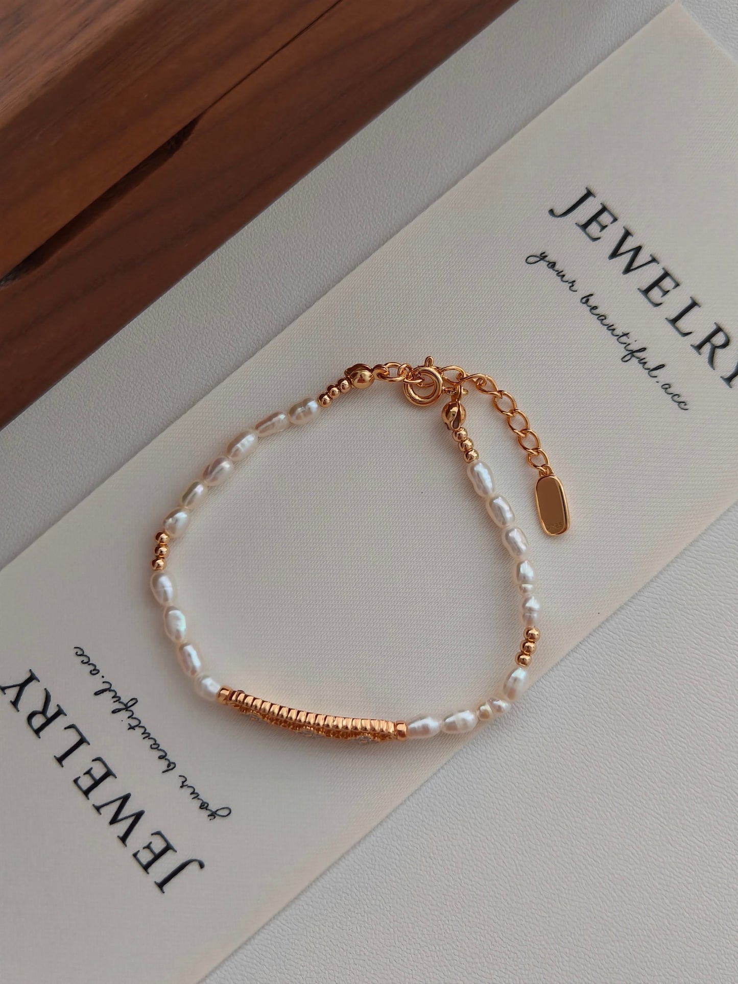 Snowflakes Pearl Bracelet