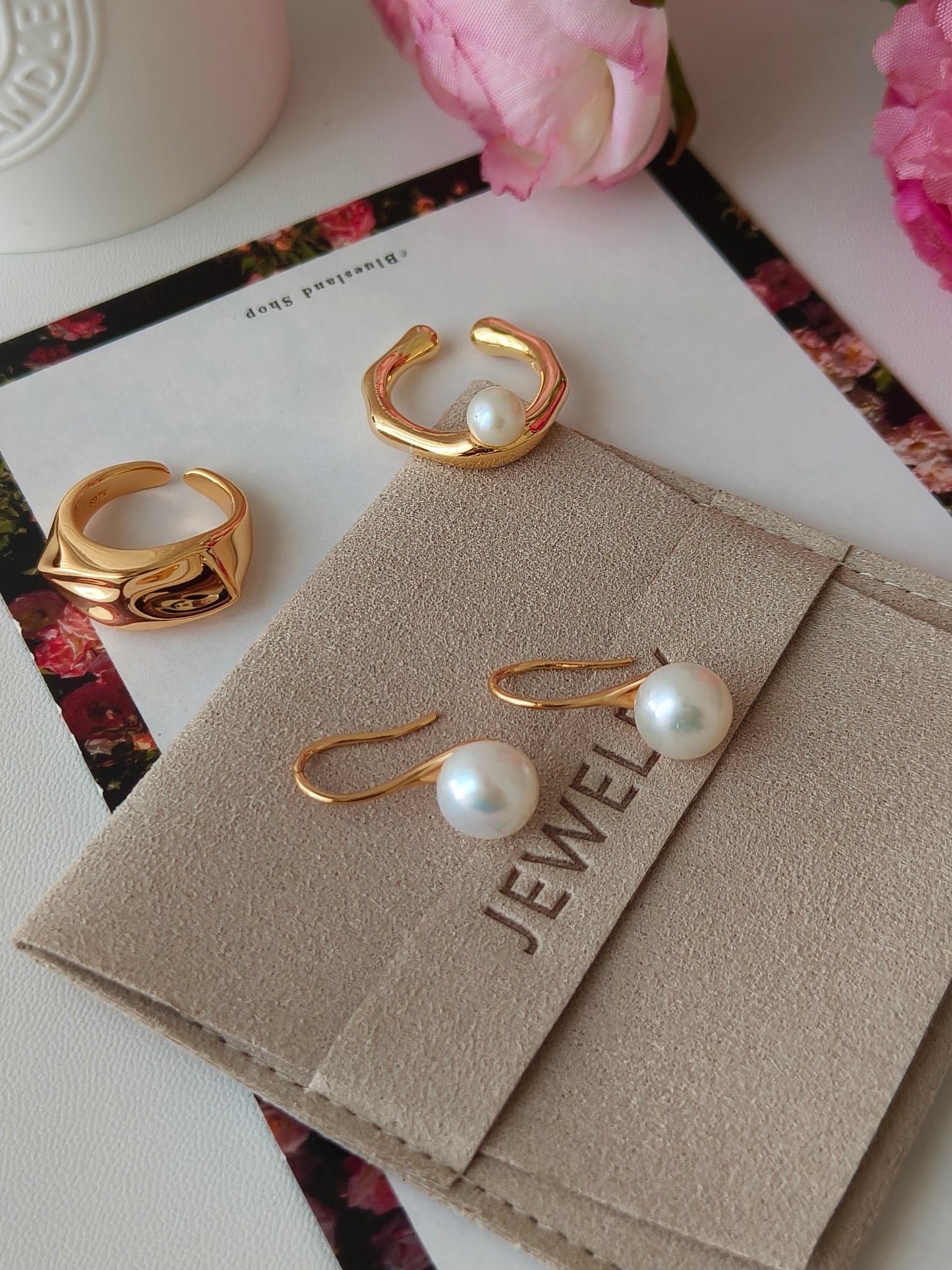 Curved Pearl Earrings