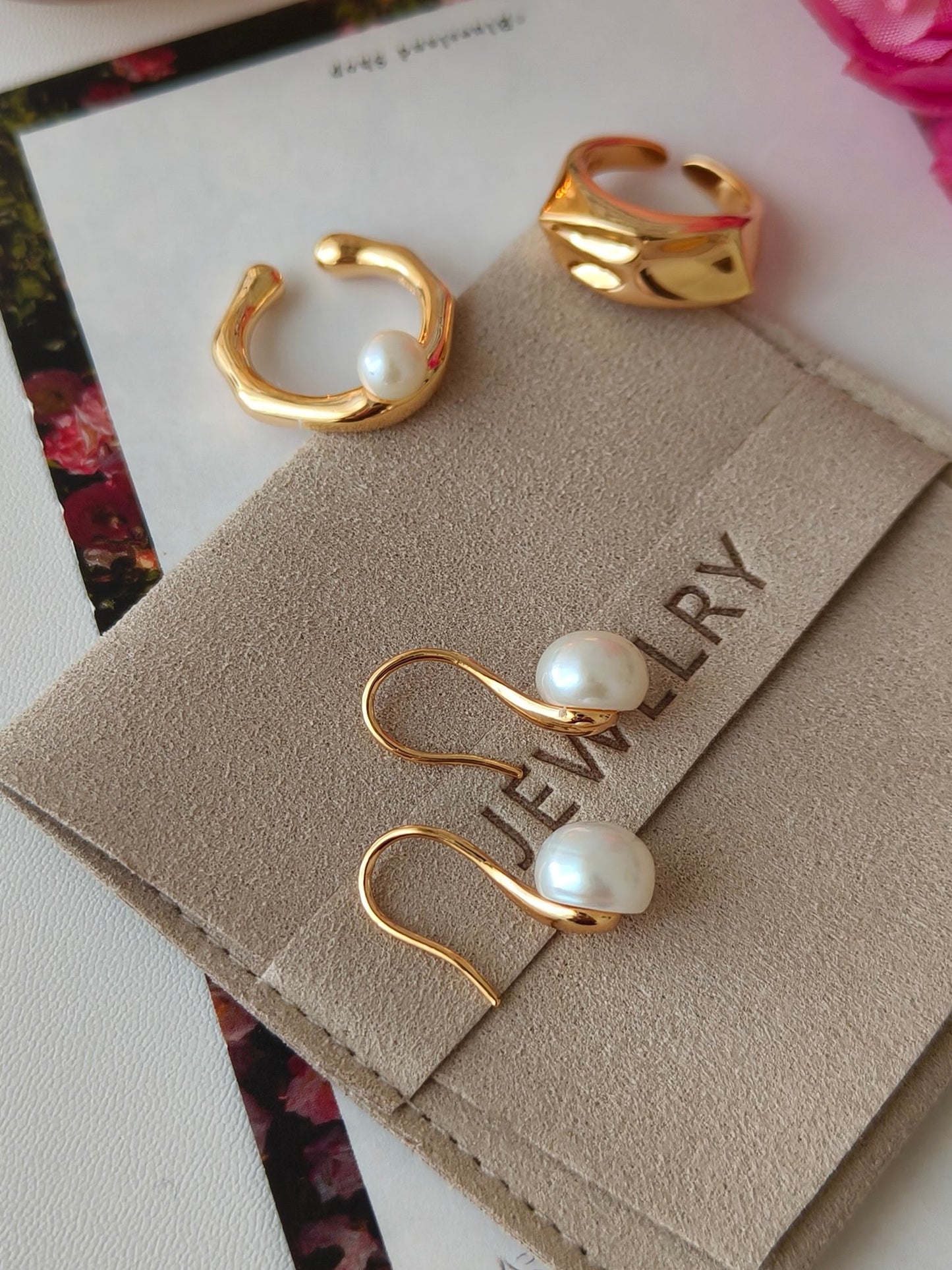 Curved Pearl Earrings