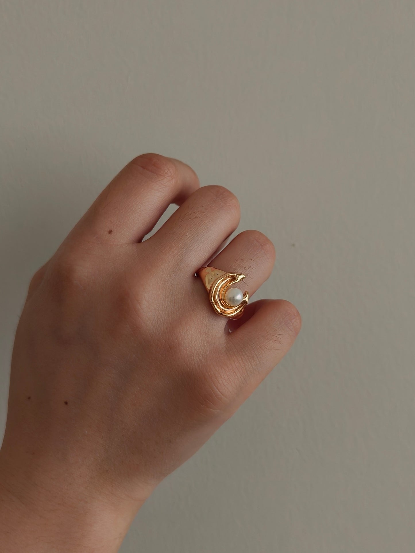 The Mighty Pearl Ring