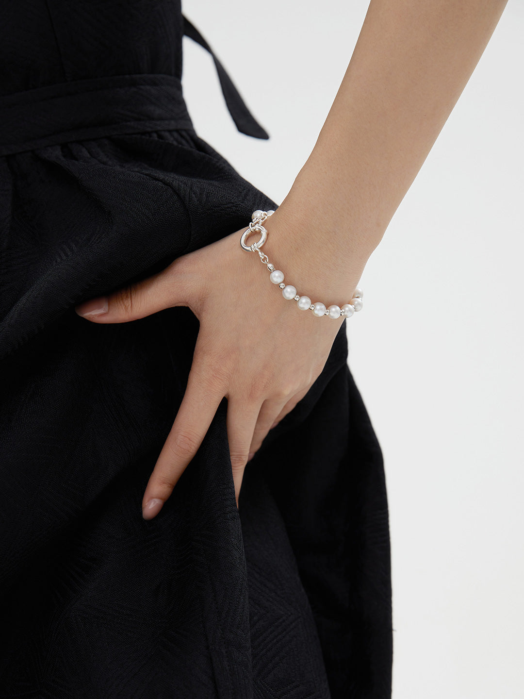 Lustre in Silver & Pearl Bracelet