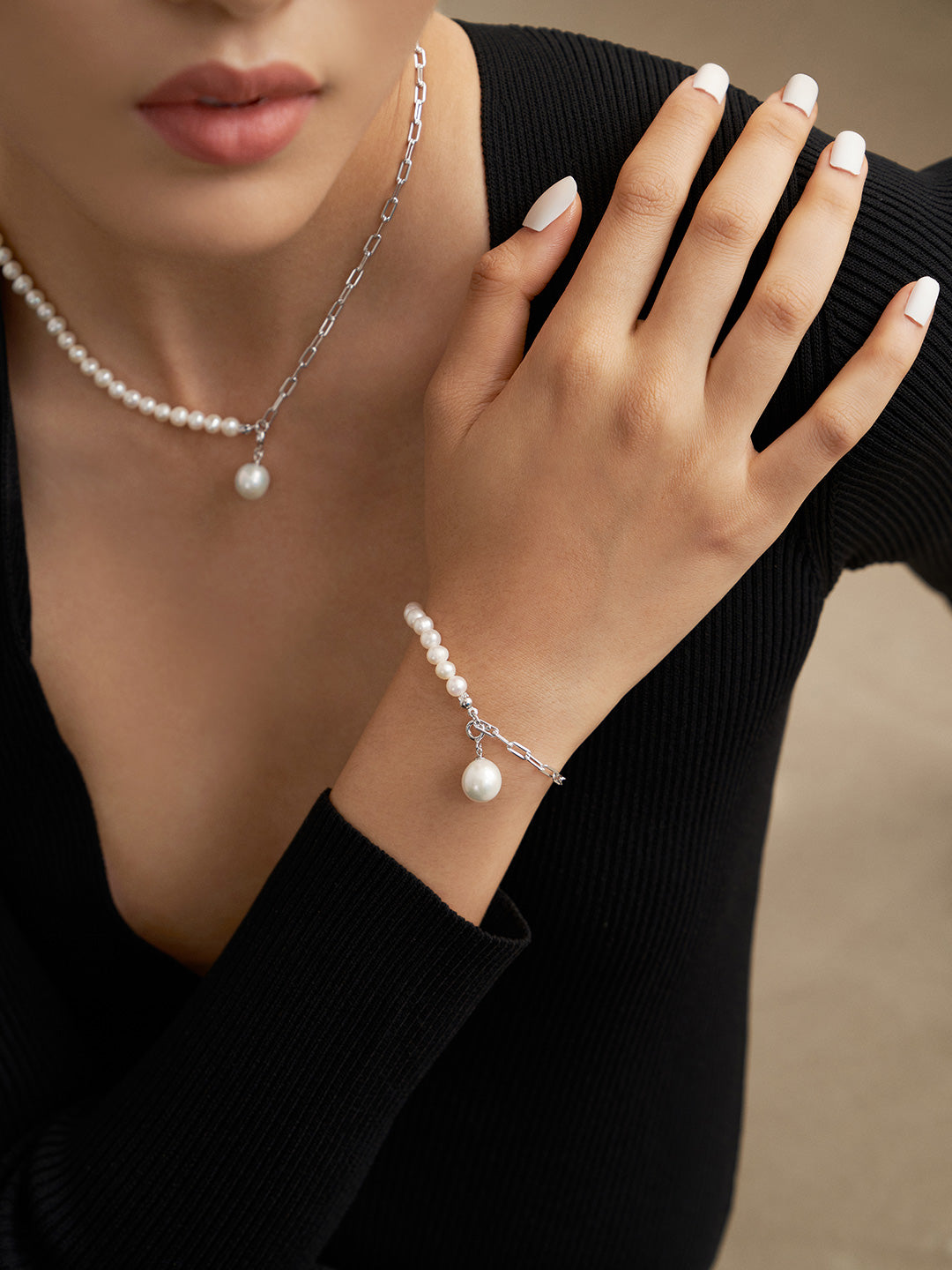 Linked Elegance Pearl Bracelet