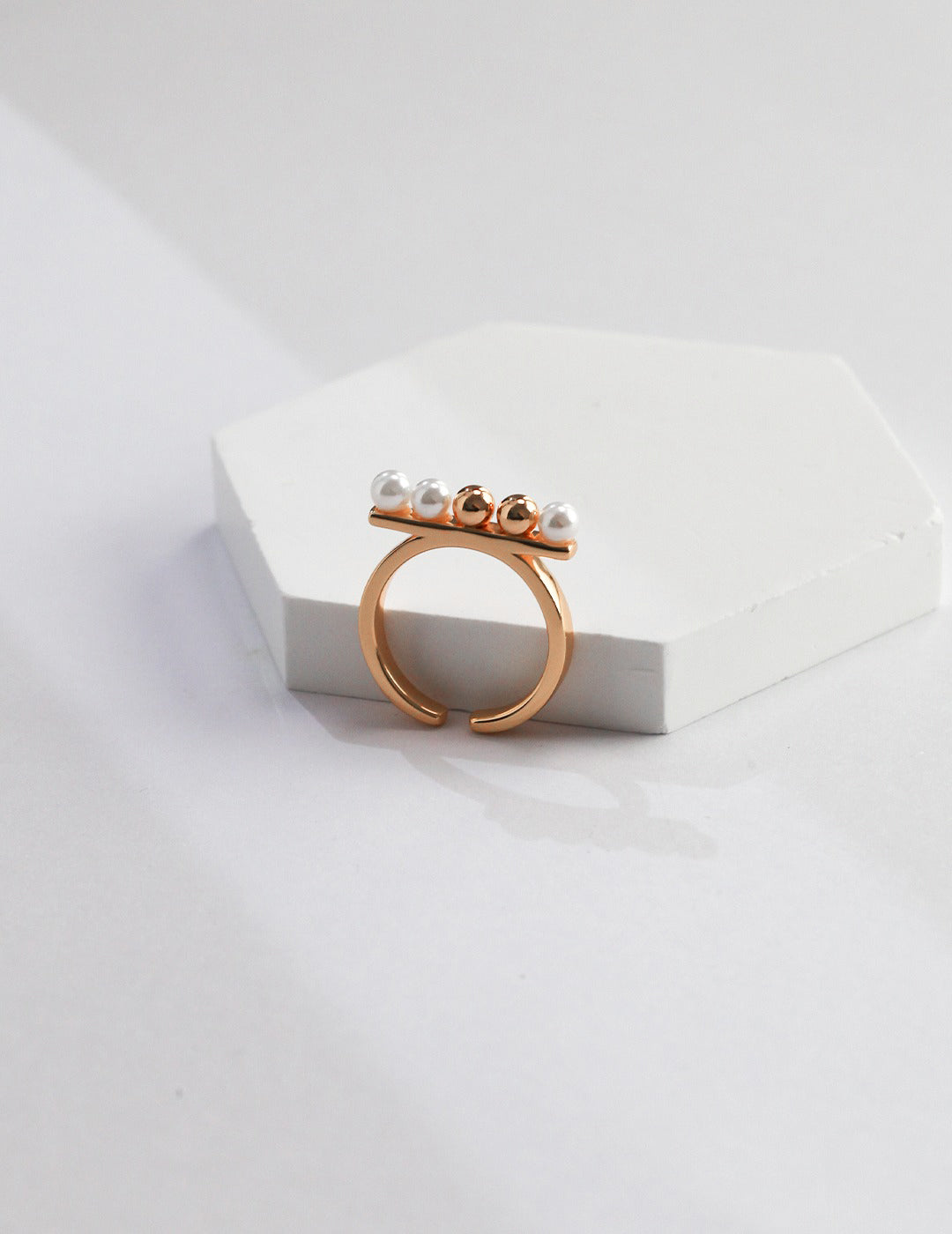 Modern Horizon Pearl Ring