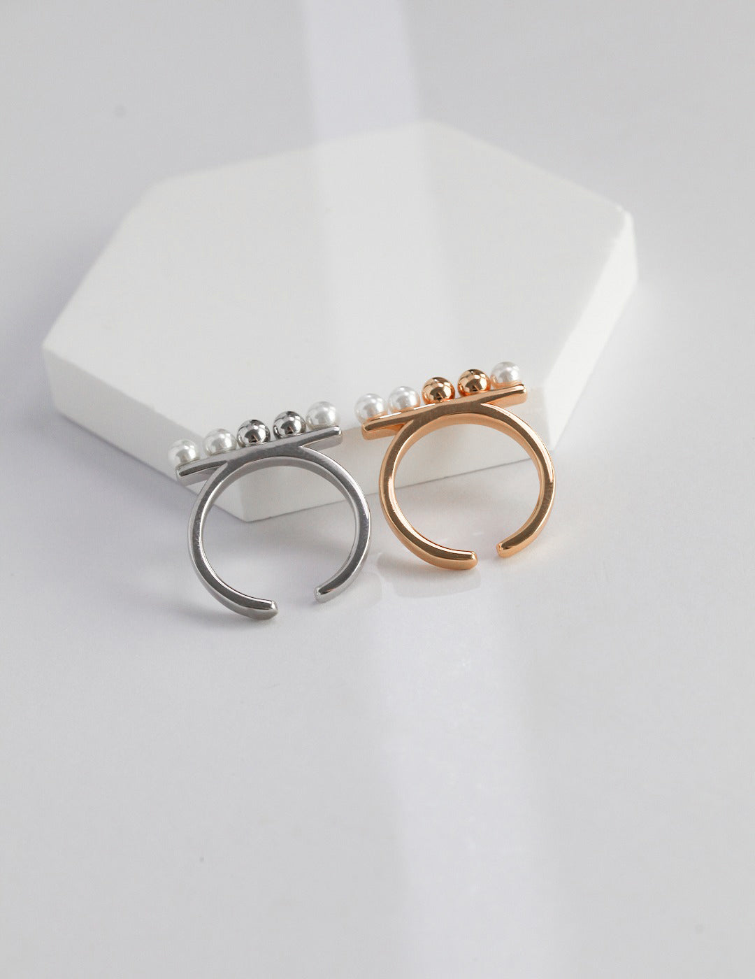 Modern Horizon Pearl Ring