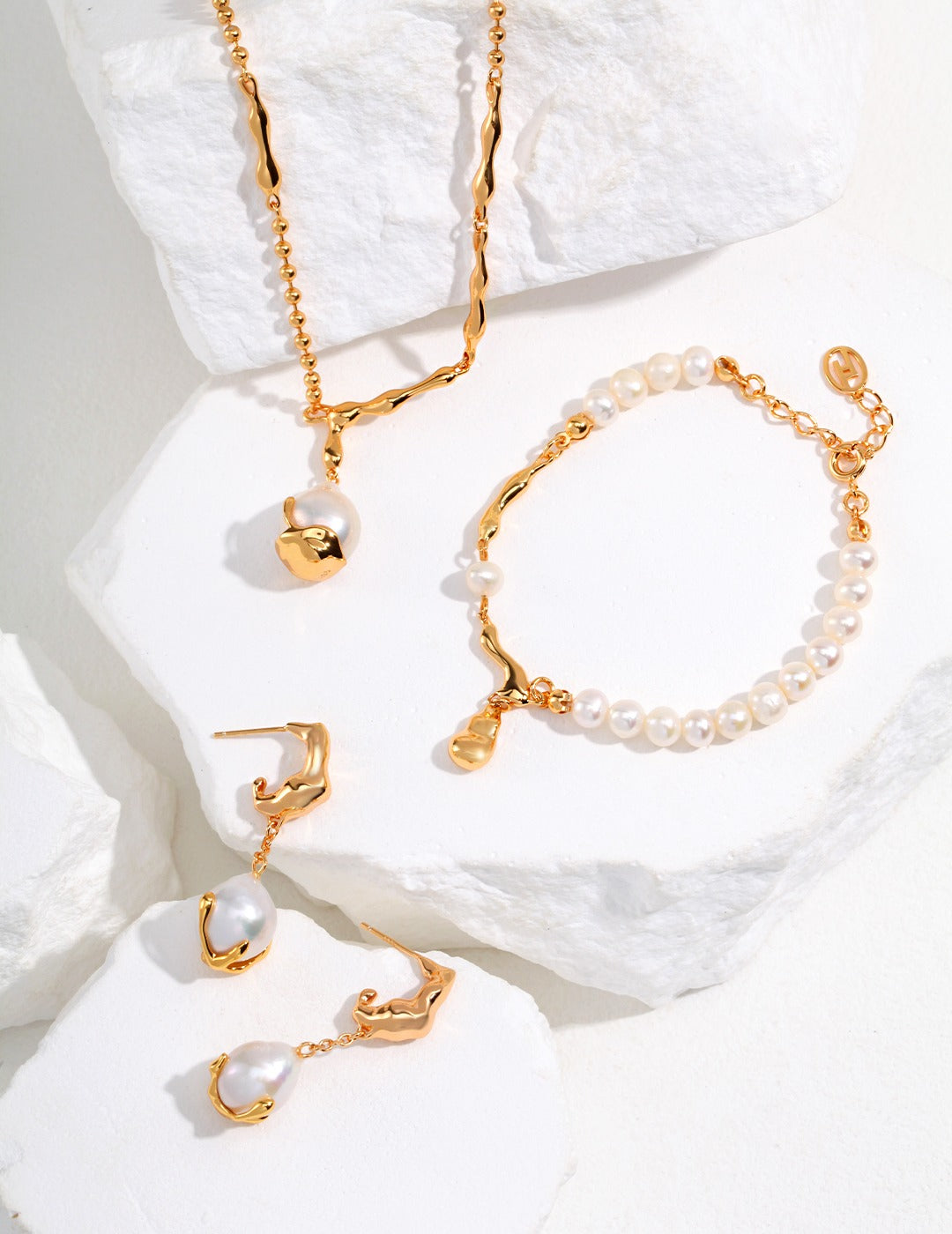 Fluidy Gold/Silver Pearls Bracelet