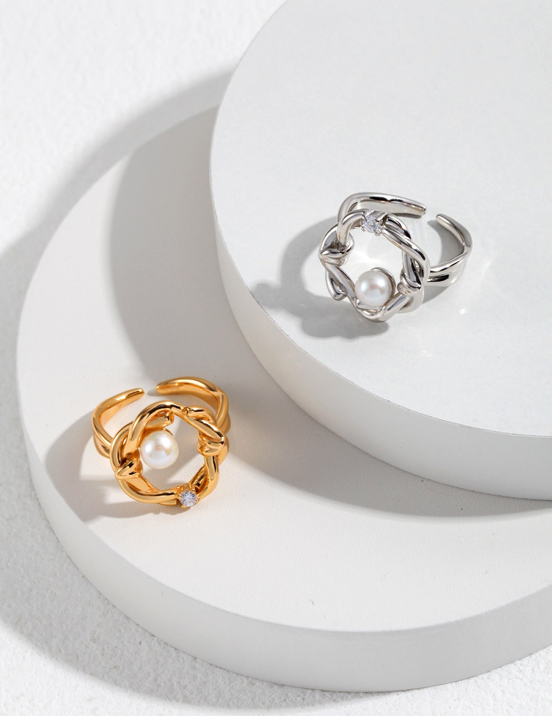 Weaving Wreath Ring with Pearl