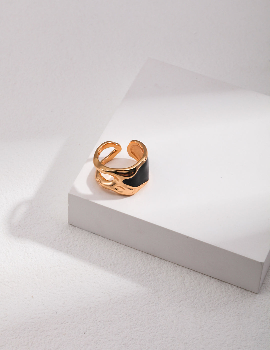 Romance Eclipse Golden/Silver Ring