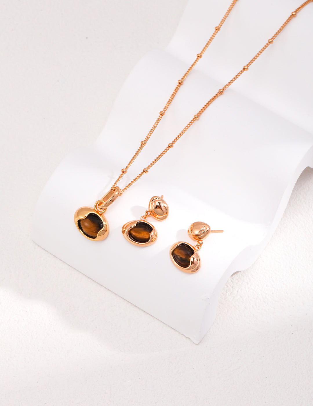 Kitten Eye Necklace