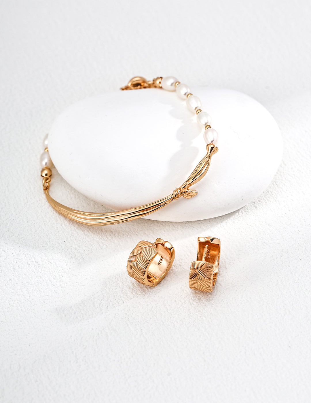 The Lovers' tie Bracelet