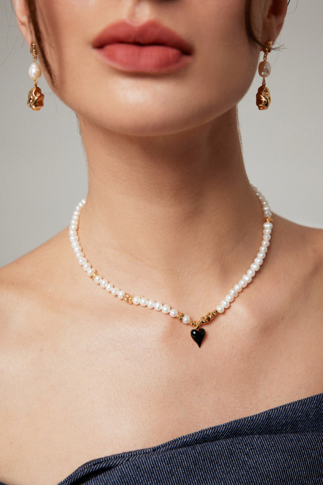 Black Heart Romance Pearl Bracelet
