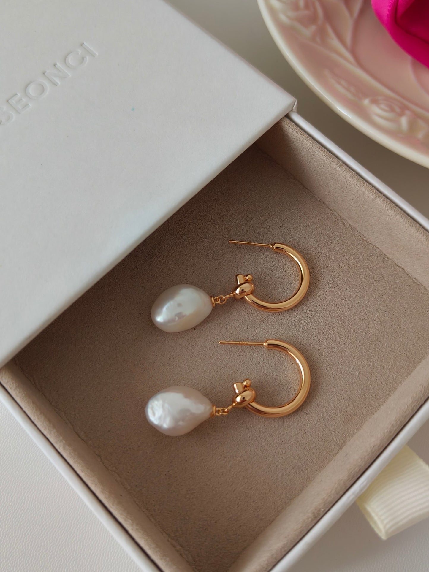 Effortless Chic Earrings