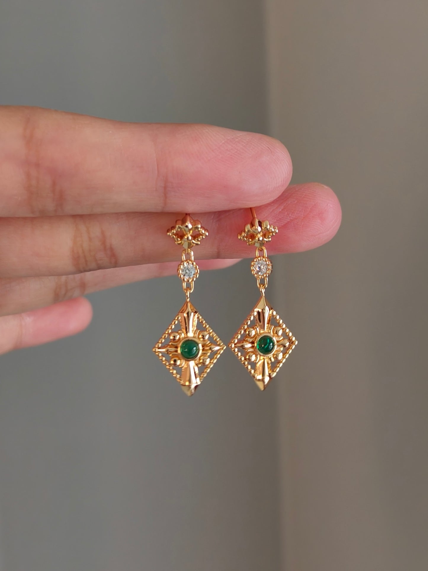 Diamond shape Earrings