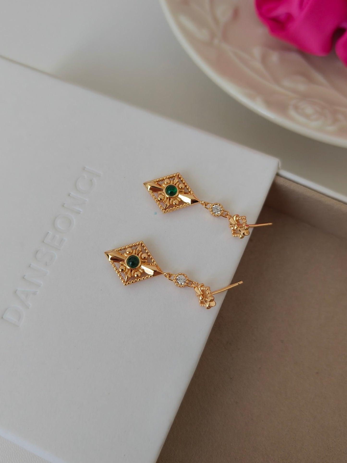 Diamond shape Earrings