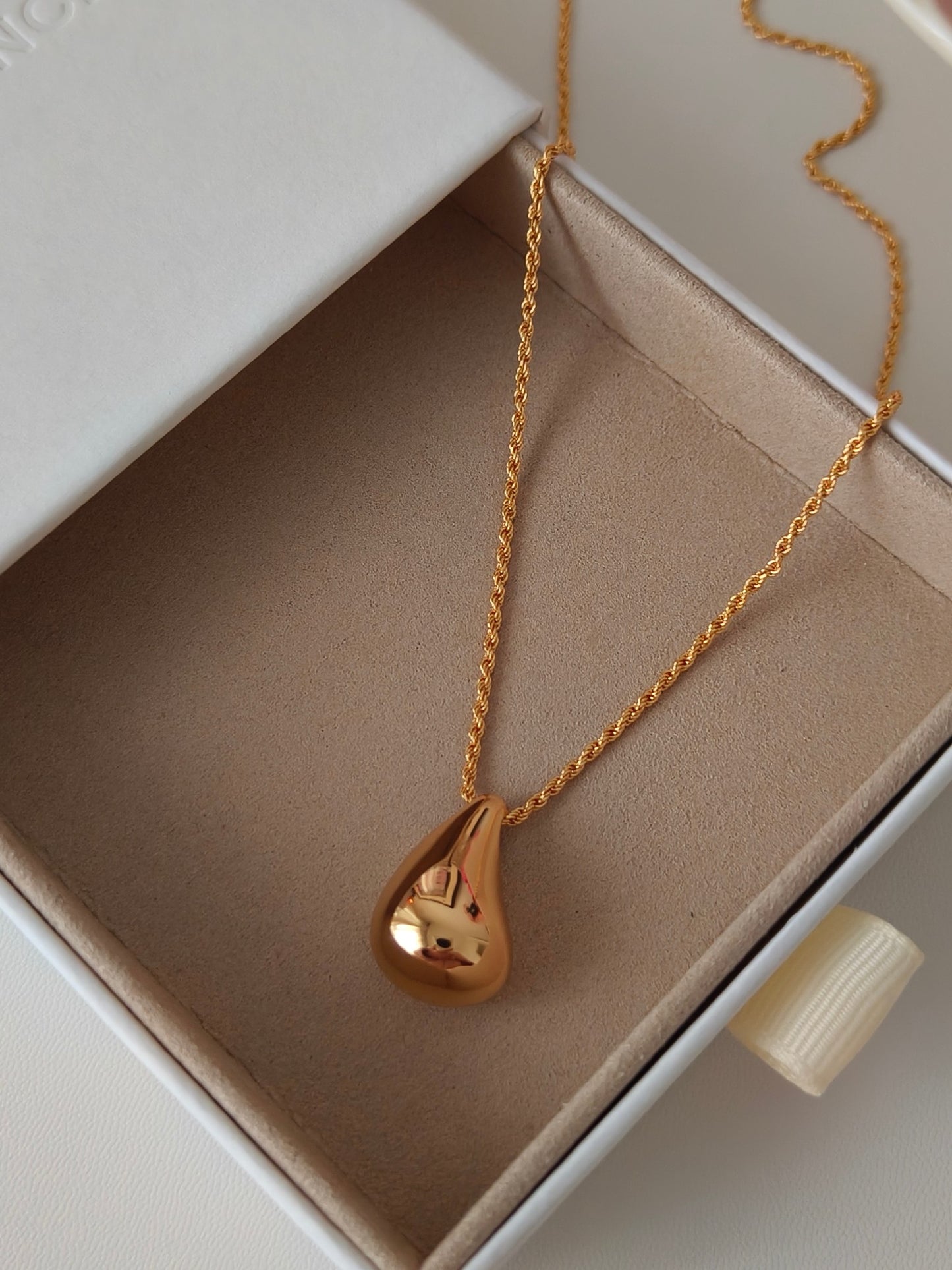 Water Drip Necklace