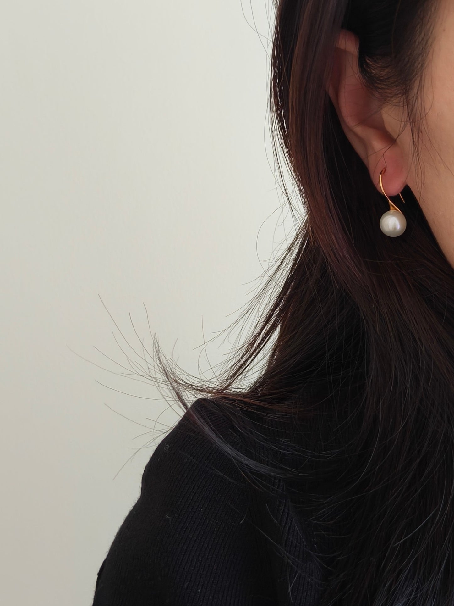Curved Pearl Earrings
