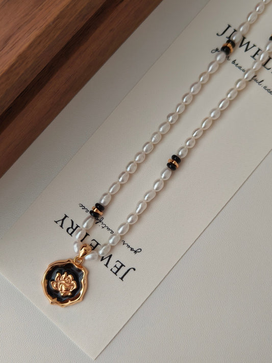 Camellia Glaze Dripping Necklace