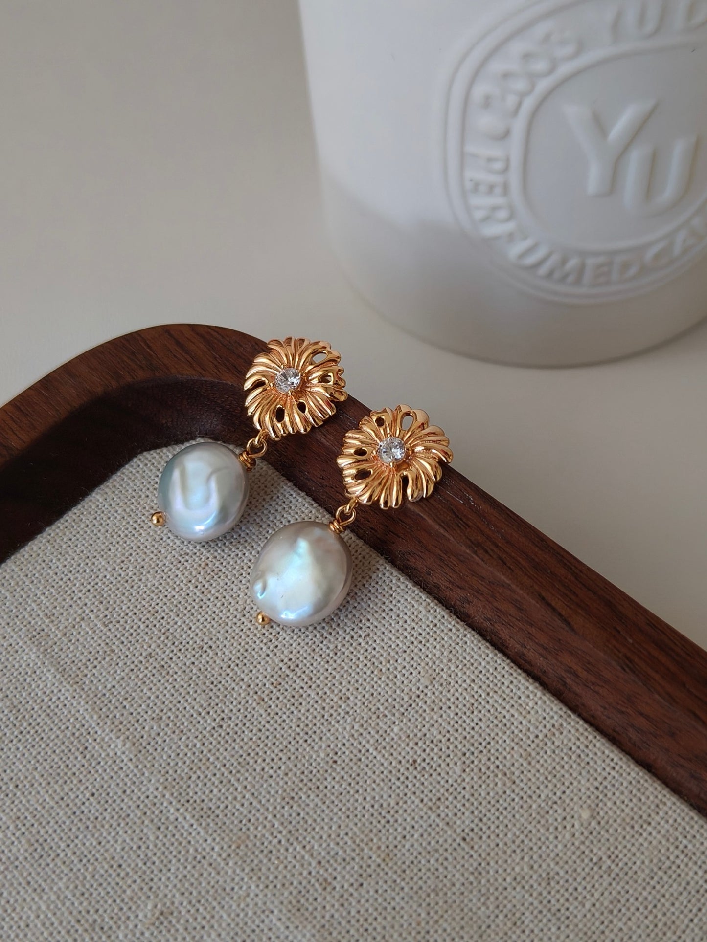 Daisy Pearl Earrings
