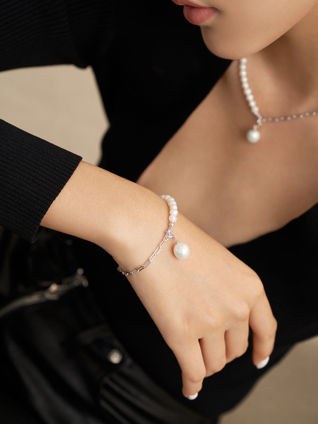 Linked Elegance Pearl Bracelet