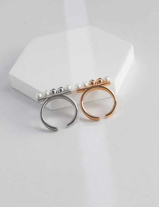 Modern Horizon Pearl Ring