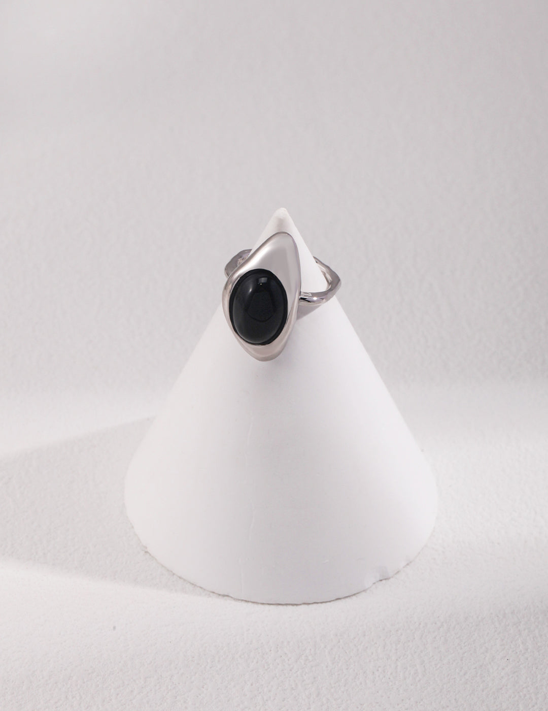 Midnight Gaze Black Agate Ring