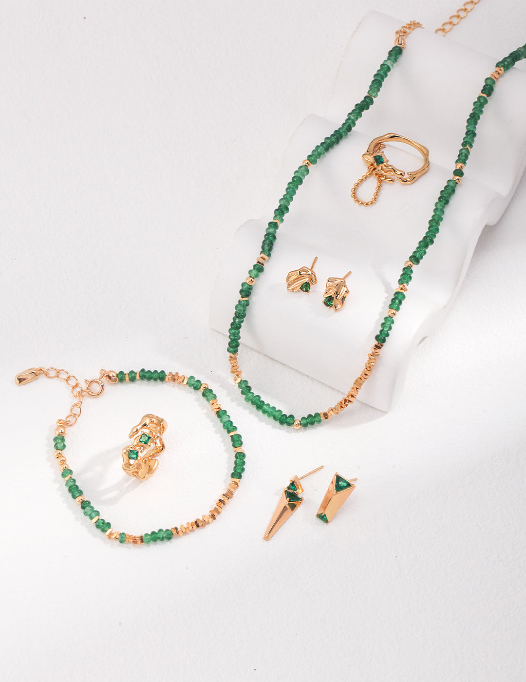Lush Green Elegance Bracelet