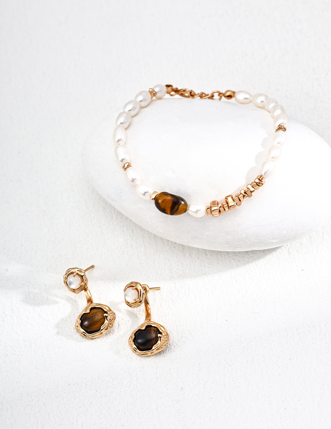 Golden Tiger Pearl Bracelet