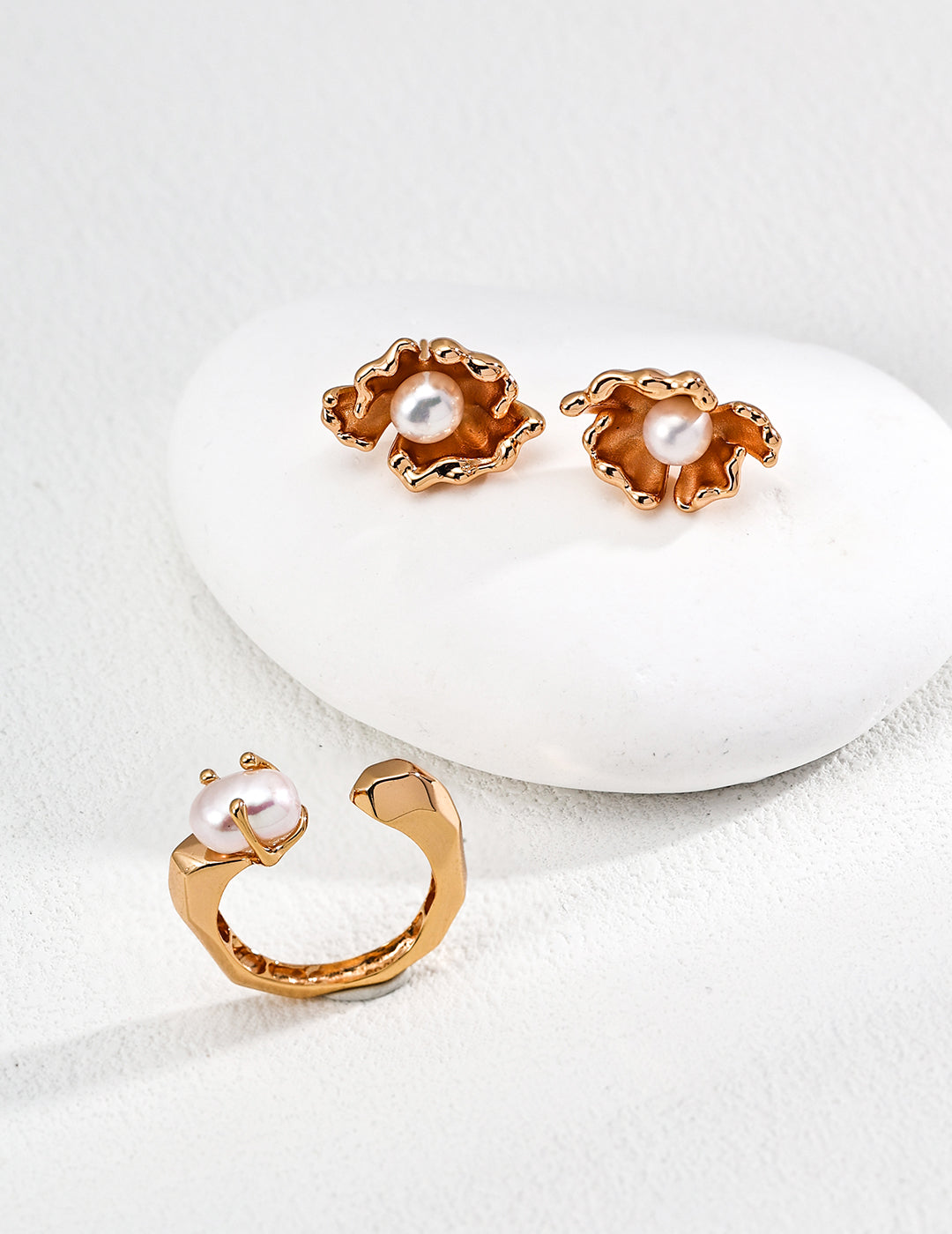 Lustrous Edge Ring