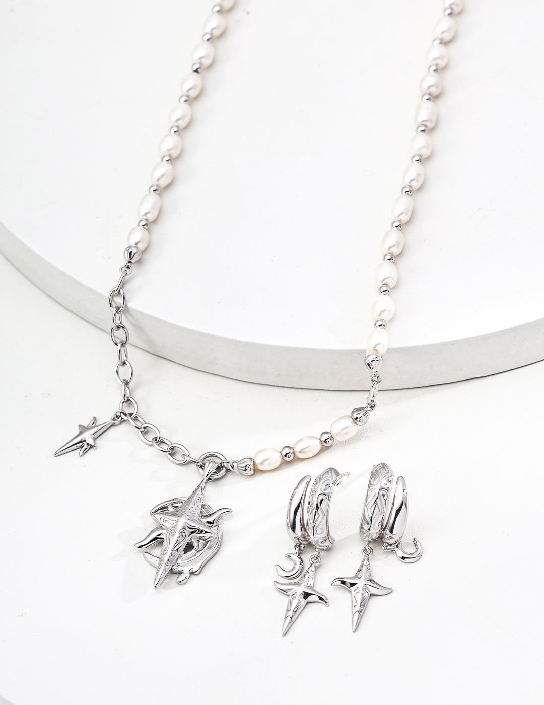 Guiding Star Pearl Necklace