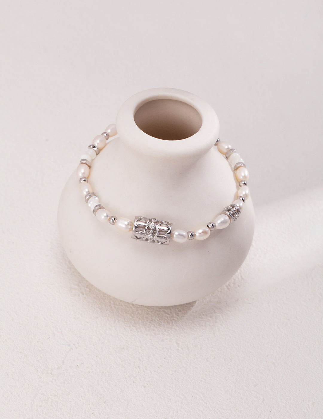 Silver Shell Black Agate Bracelet