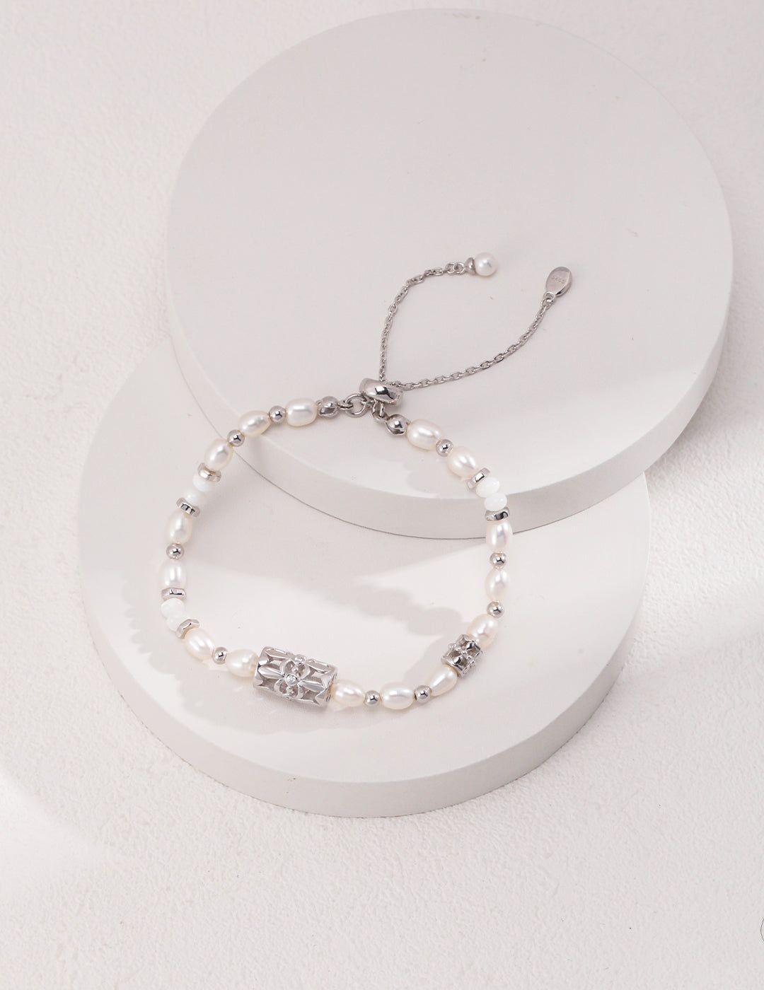 Silver Shell Black Agate Bracelet