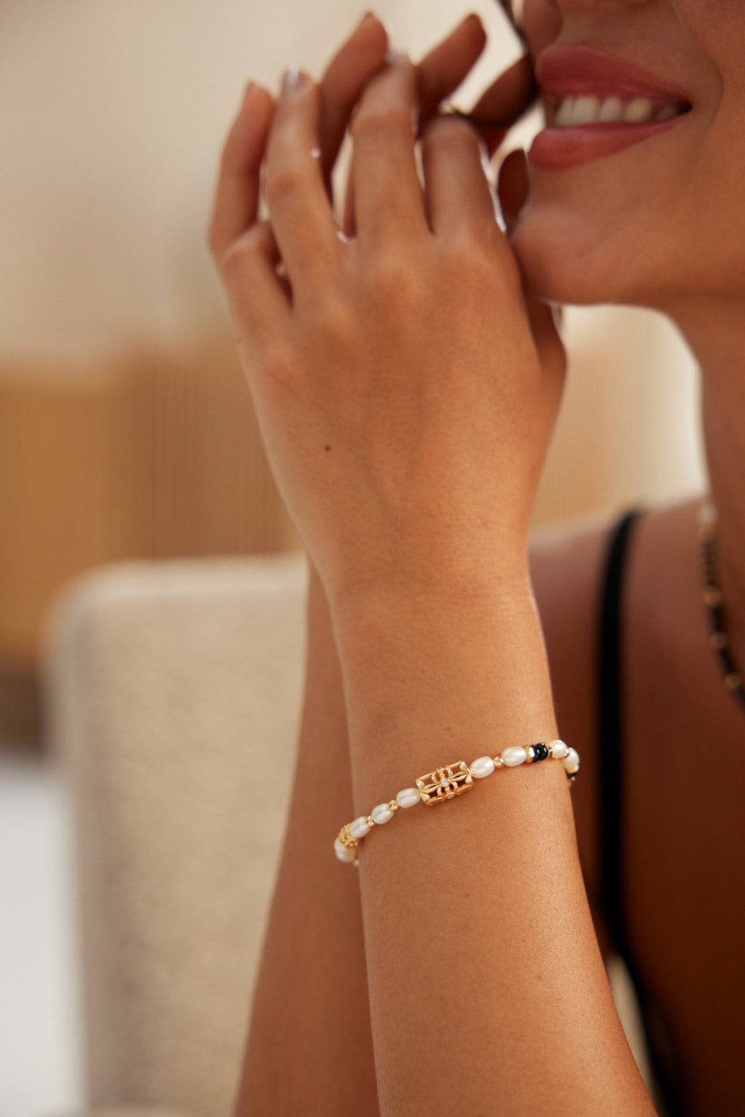 Silver Shell Black Agate Bracelet