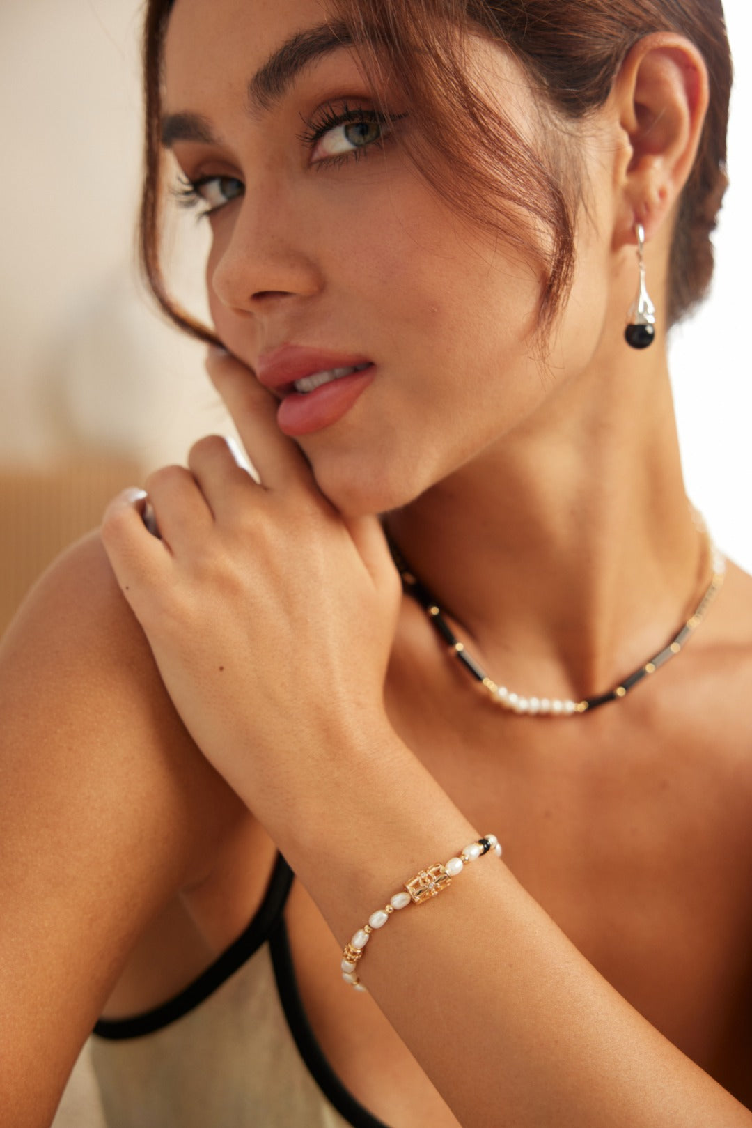 Silver Shell Black Agate Bracelet